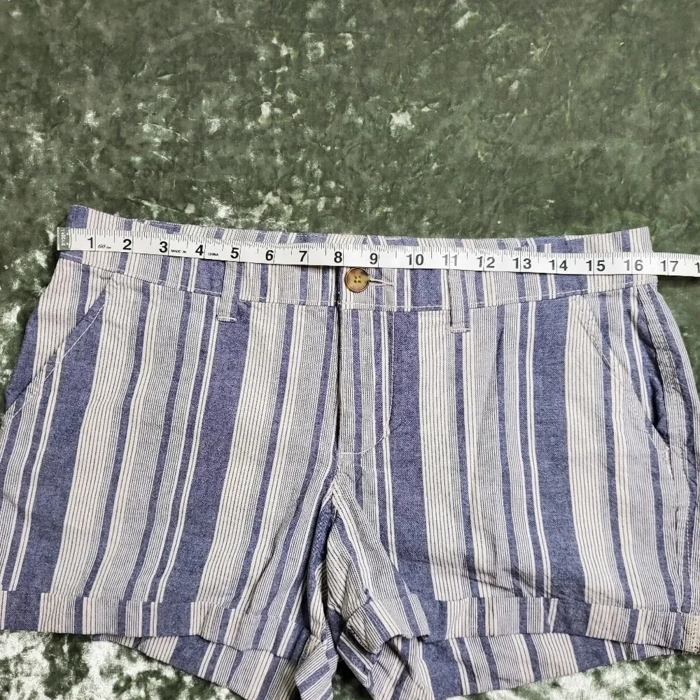 Old‎ Navy Striped Cuffed Shorts